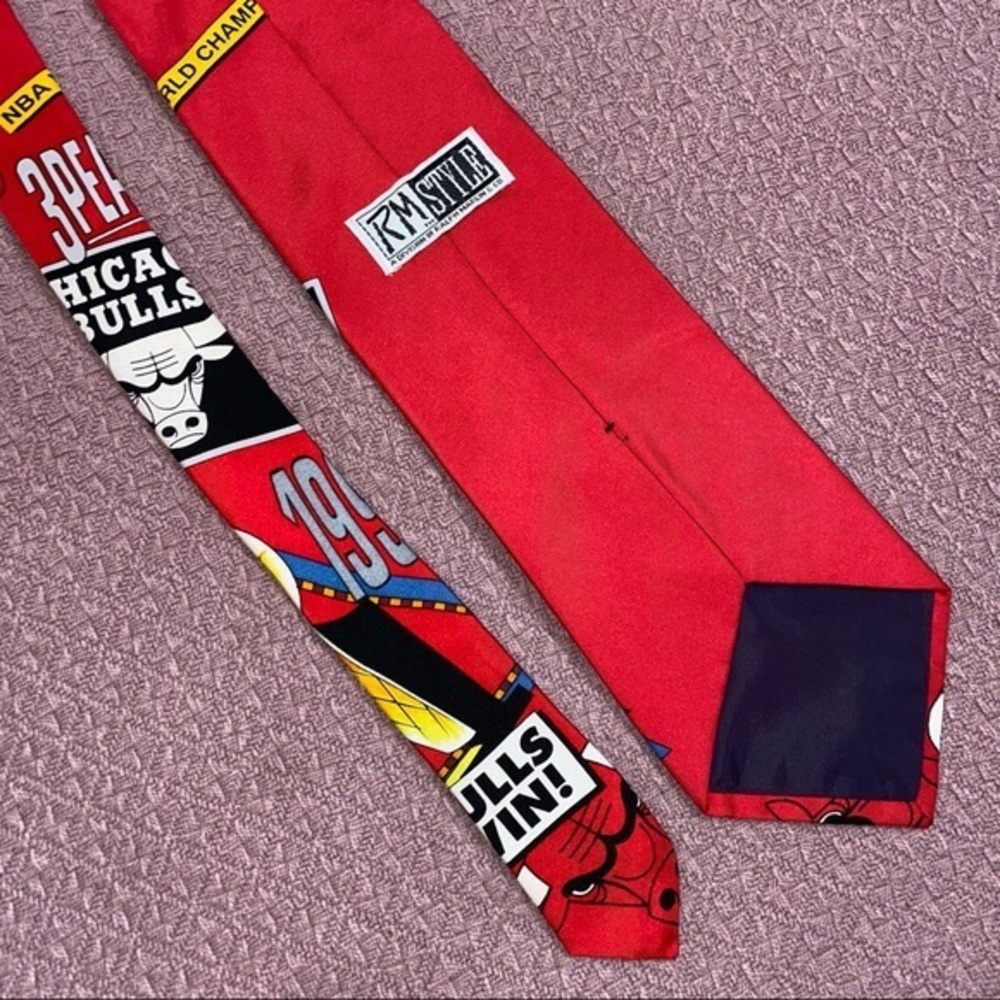 Chicago‎ Bulls 3-peat NBA world champions neck tie - Picture 2 of 2